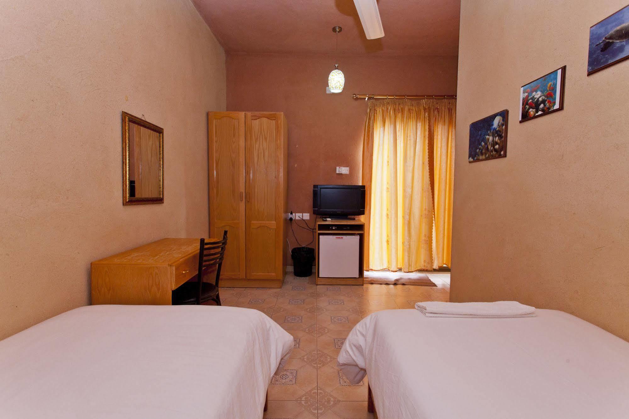 Bed and breakfast Arab Divers Dive Center And 3*